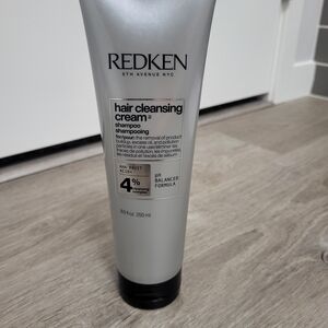 Redken Hair Cleansing Cream Shampoo - Silver and Black